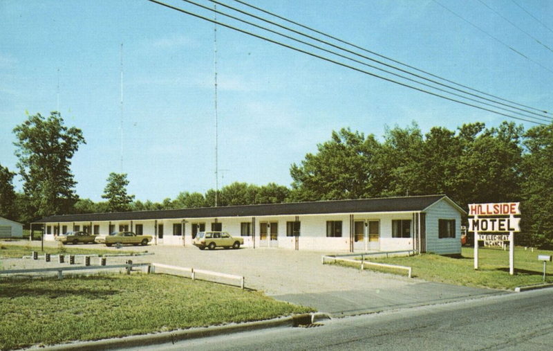 Hillside Motel - Vintage Postcard